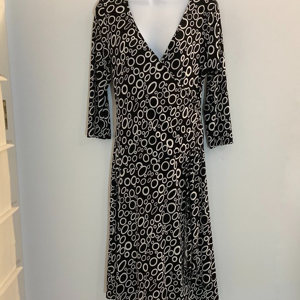 Black / White  Dress Wrap Look 3/4 Sleeve Slight Flare Skirt  A.P.N.Y. Medium